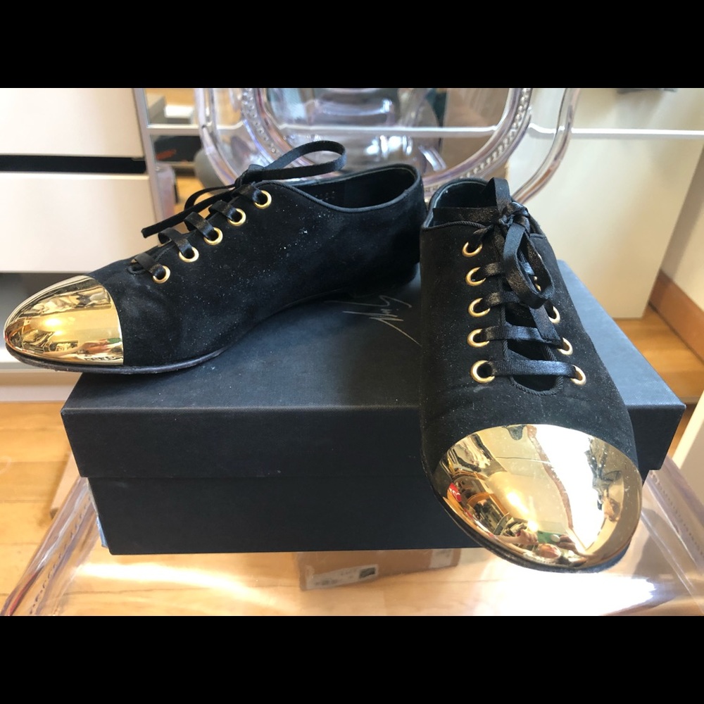 Giuseppe Zanotti flats - Picture 1 of 5